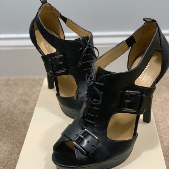 BRAND NEW IN BOX COACH BOOTIE - Picture 2 of 3